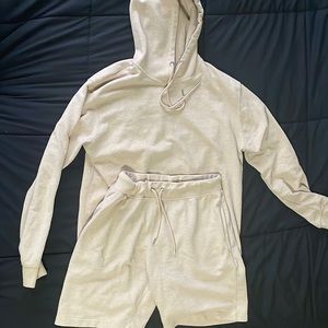boohooMan Sz Large Two Piece Cream Ribbed Waffle Net Material, Shorts and Hoodie
